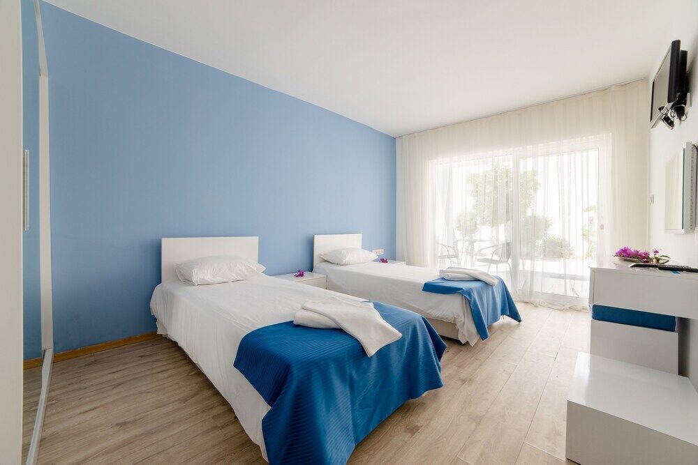 Fiko Hotel Гёльтюрбюку Экстерьер фото